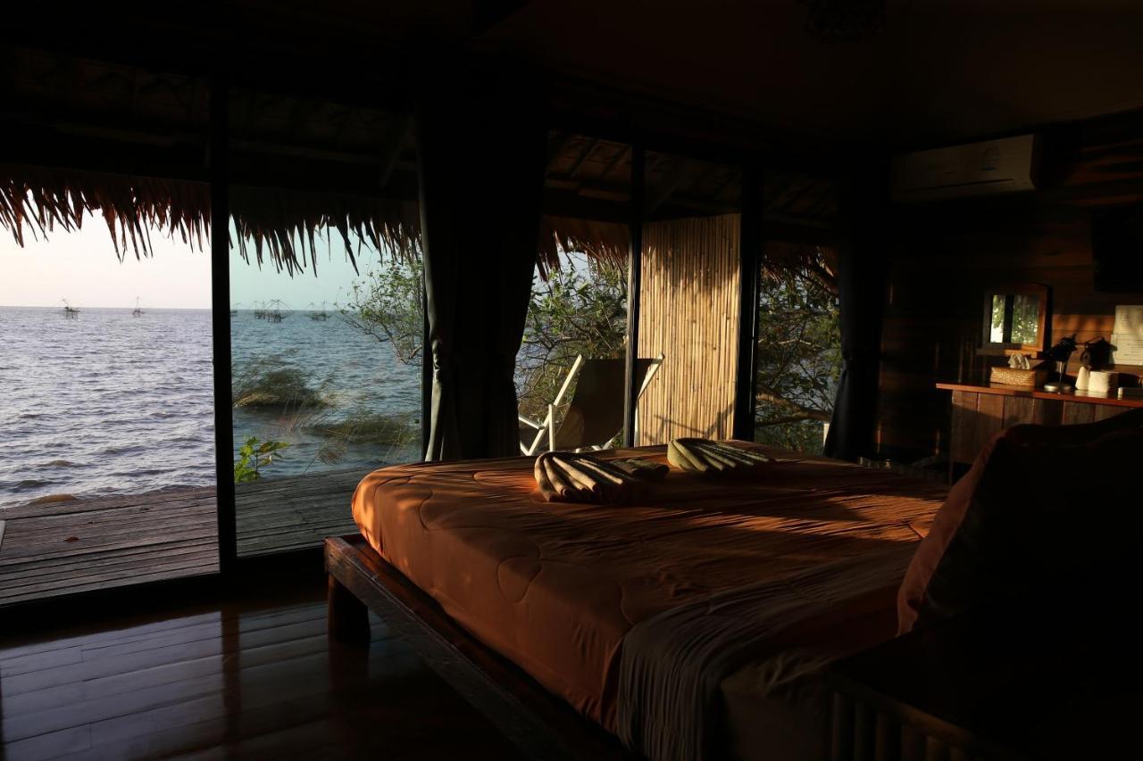 Wetlandcamp บ้านชายเล Phatthalung Exterior photo